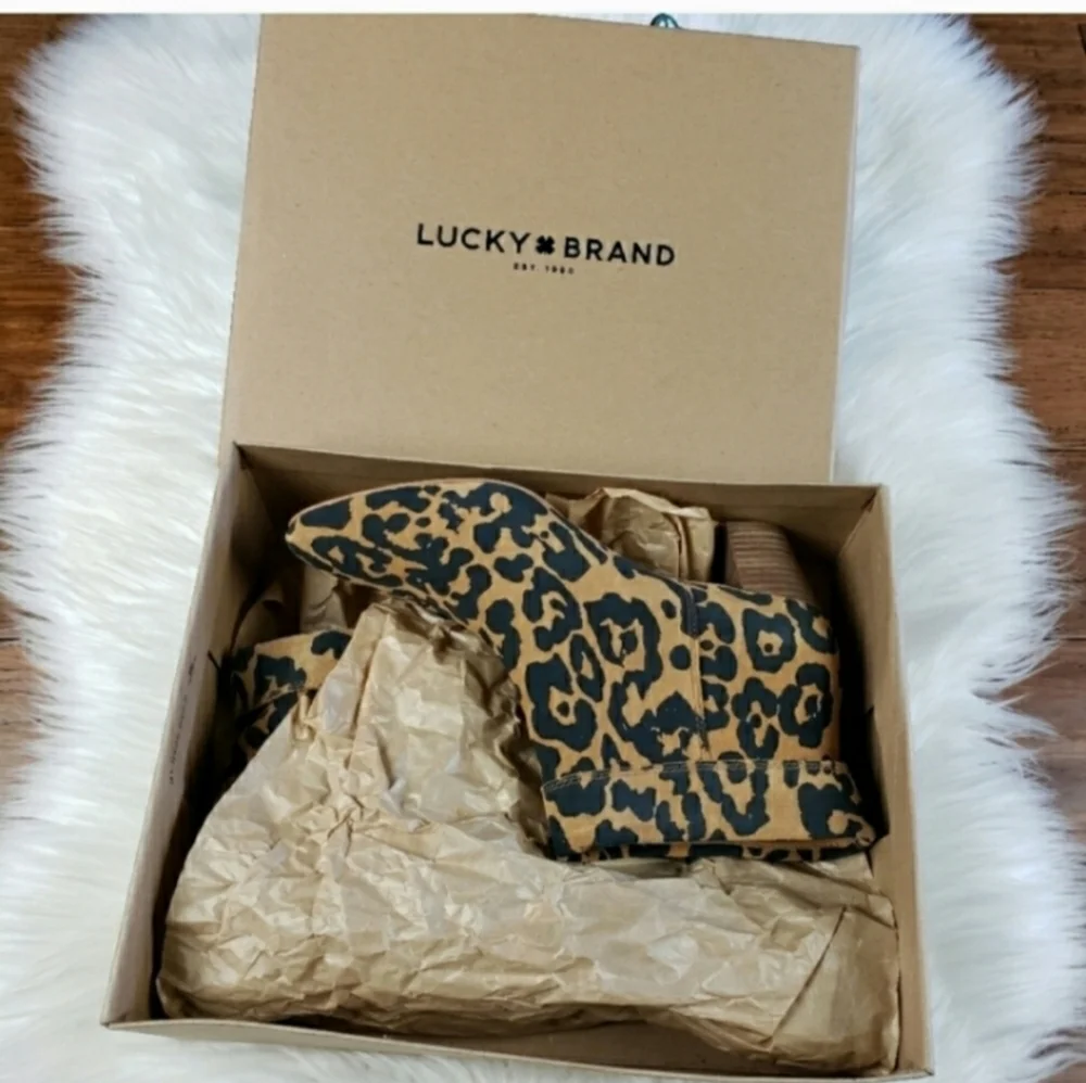Lucky brand Zaprika suede booties 8.5